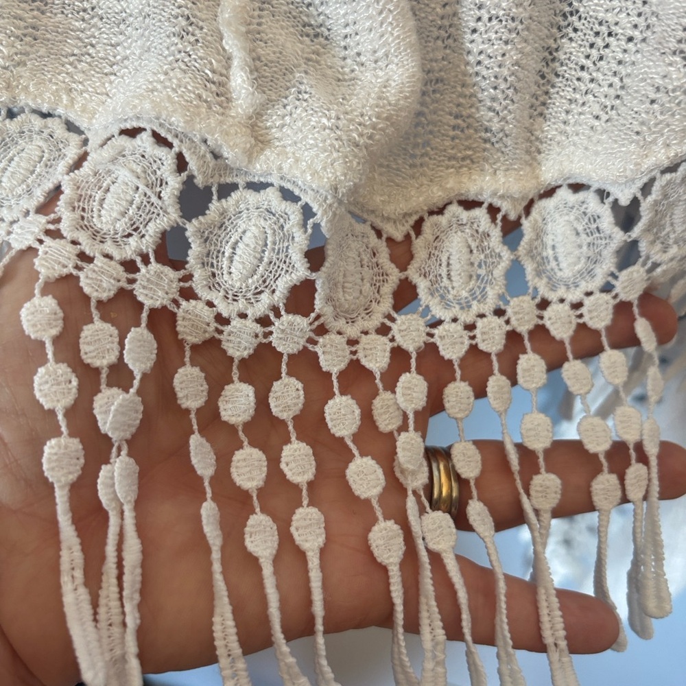 Dreamy Macramé Kimono. Shawl. Bohemian. Penny lane. Swim coverup. Size medium - Picture 7 of 8